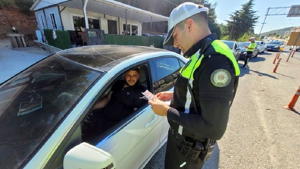 Muğla'da yangın alarmı trafik ekipleri sahada, broşürler dağıtılıyor