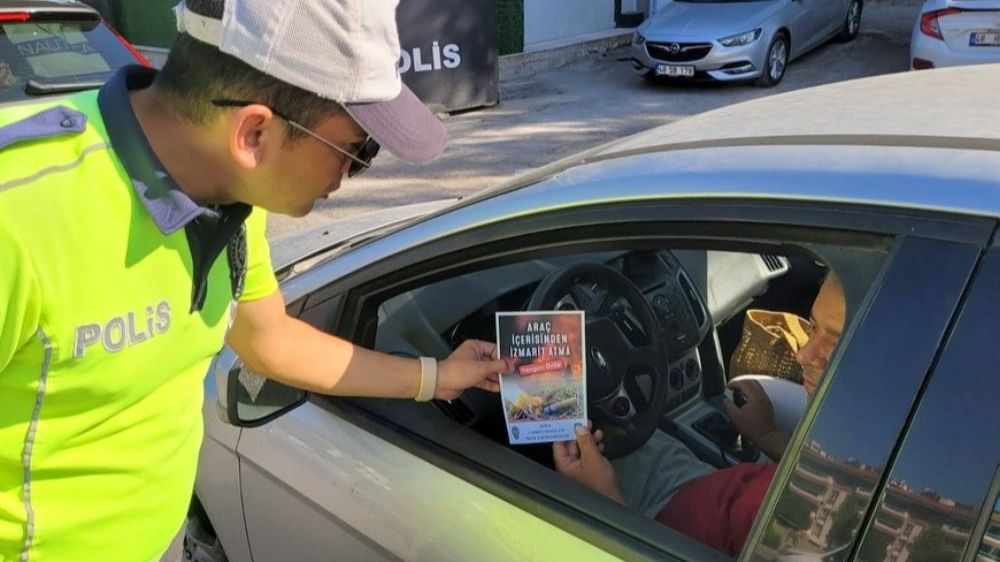Muğla'da yangın alarmı trafik ekipleri sahada, broşürler dağıtılıyor