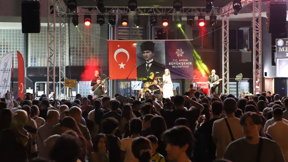 Nazilli’de yaz konseri ilgi gördü