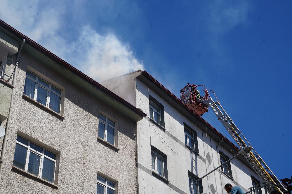 Niğde'de bacadan çıkan yangın korkuttu