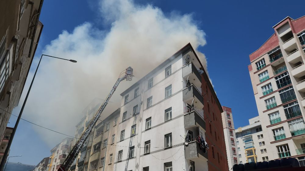 Niğde'de bacadan çıkan yangın korkuttu