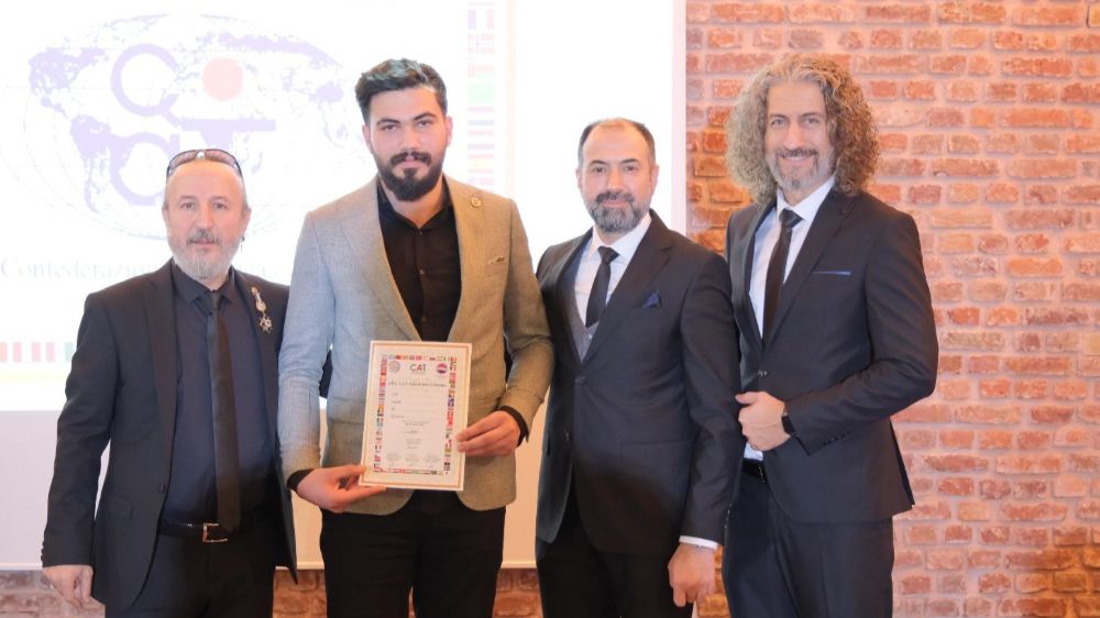 Osmanlı'da başlayan berberlik geleneği Ağrı'da üçüncü kuşakla sürüyor