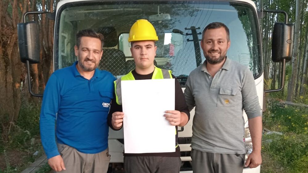 Otizmli gencin aydınlatma direği talebi anında karşılık buldu