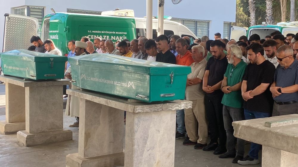 Oto yıkamacıda ölen 4 gençten 2'sinin cenazeleri toprağa verildi