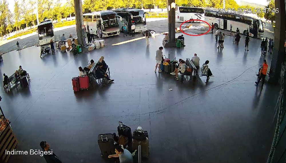 Otobüs Terminali'nde usulsüz taşınan 700 kilogram peynir çöp kamyonu çağrılarak imha edildi