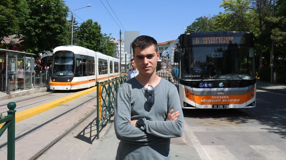(ÖZEL) Eskişehirli gencin tek tutkusu toplu taşıma araçları