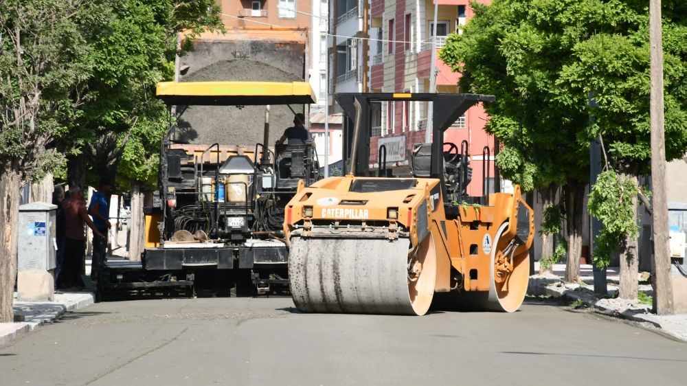 Patnos'ta yol çalışmaları başladı