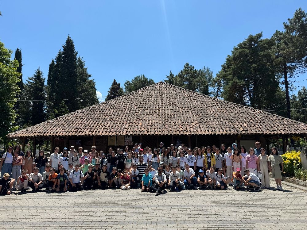 Petek Genç gezi ve kamp programları başladı