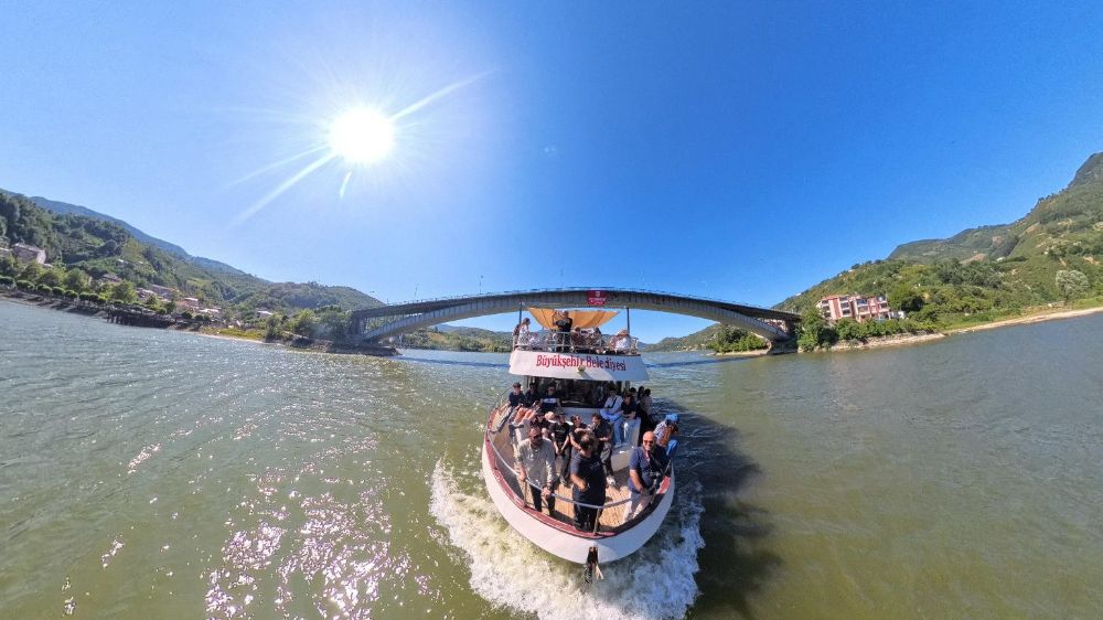 Petek Genç gezi ve kamp programları başladı