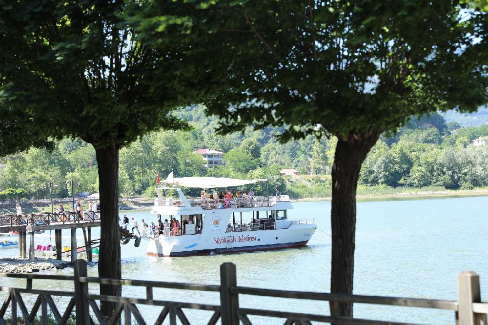 Petek Genç gezi ve kamp programları başladı