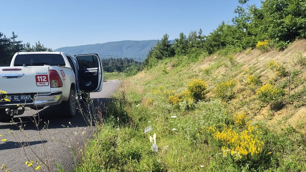 Piknikçiler kirletti, ekipler temizledi