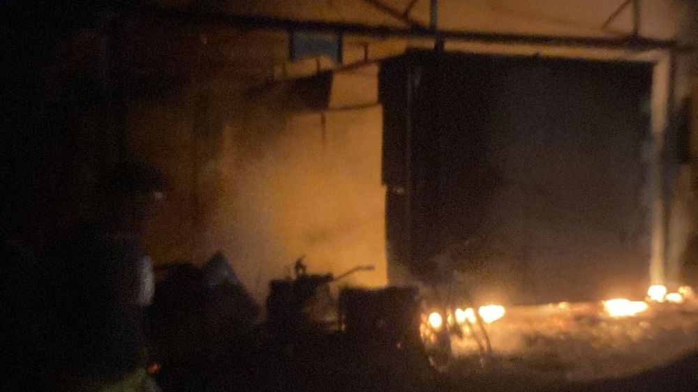 Prefabrik ev dakikalar içinde kül oldu