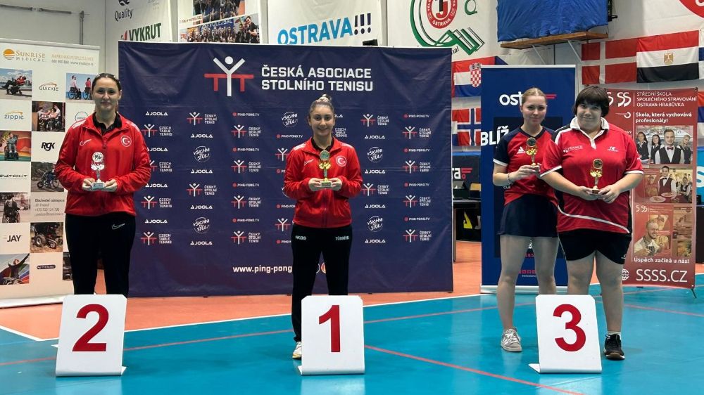 Sakarya Büyükşehir’in başarılı raketi şampiyon oldu