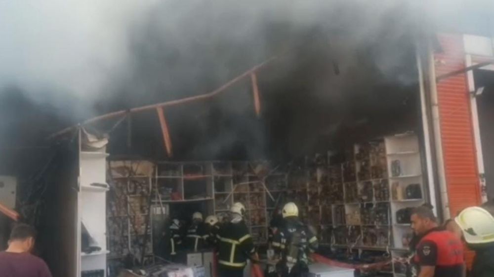   Şanlıurfa'da iş yeri yangını kontrol altına alındı