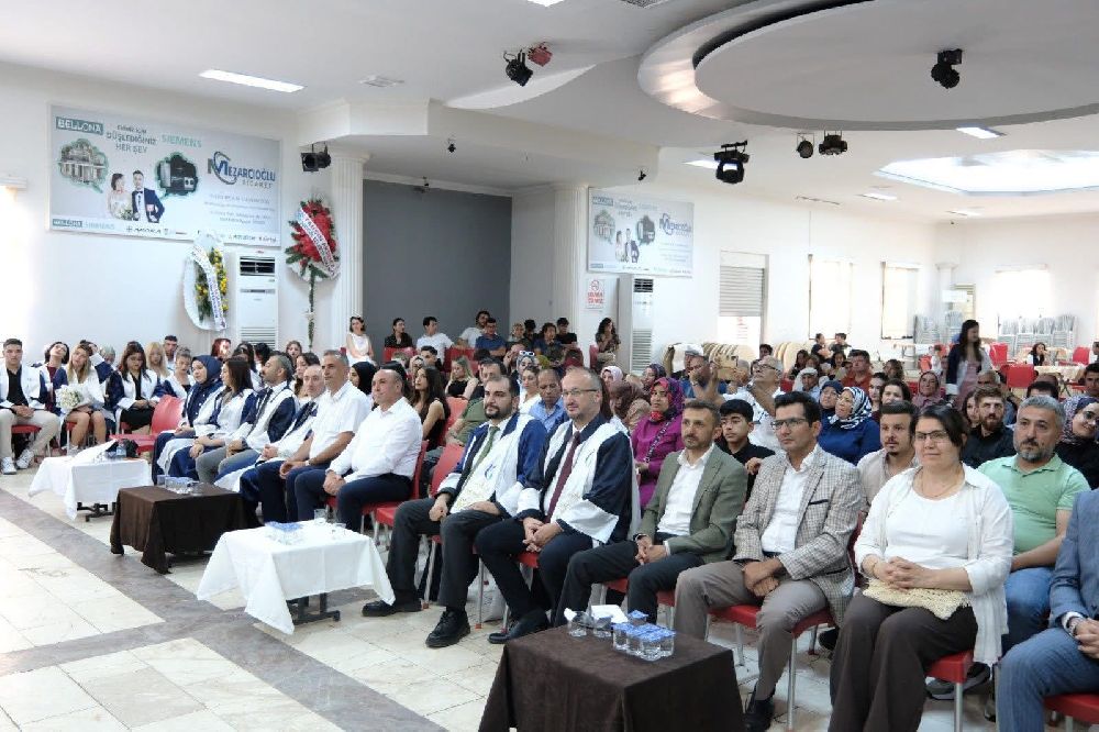 Sarıgöl MYO’da mezuniyet coşkusu