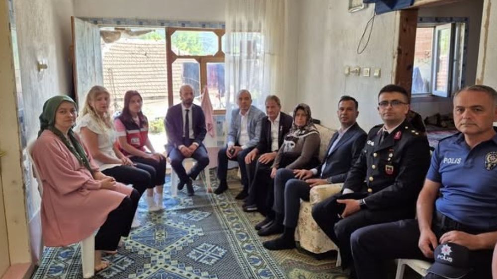 Şehit babalarına anlamlı ziyaret