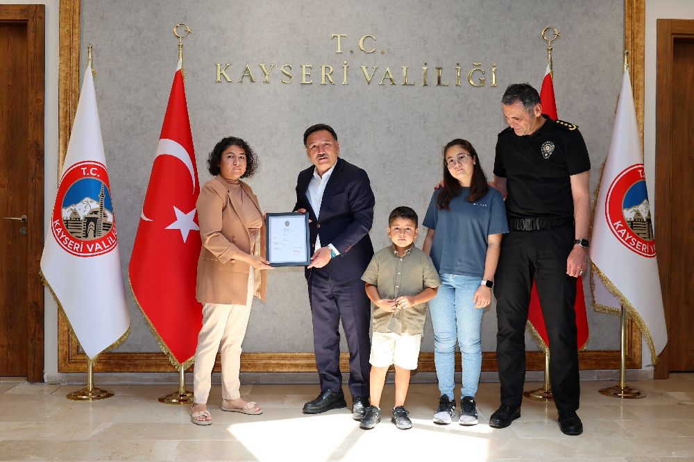 Şehit Birol'un ailesine 'Şehadet Belgesi' teslim edildi