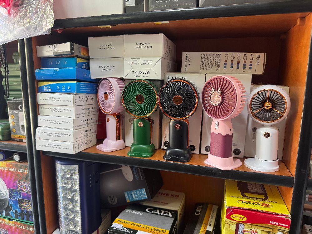 Serinlemenin en ucuz yolu el vantilatörleri