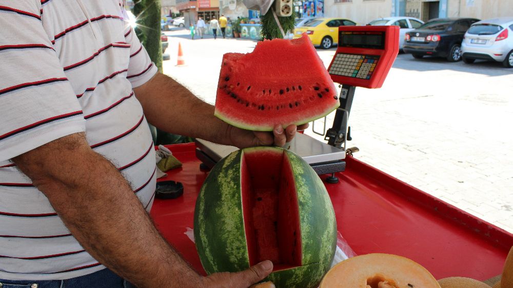  Sıcaklar vatandaşı sulu meyvelere yönlendirdi