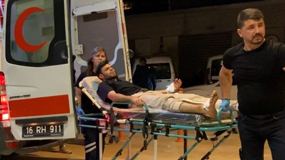 son dakika  Bursa'da motosikletler çarpıştı  4 yaralı 1 kişinin parmağı koptu 