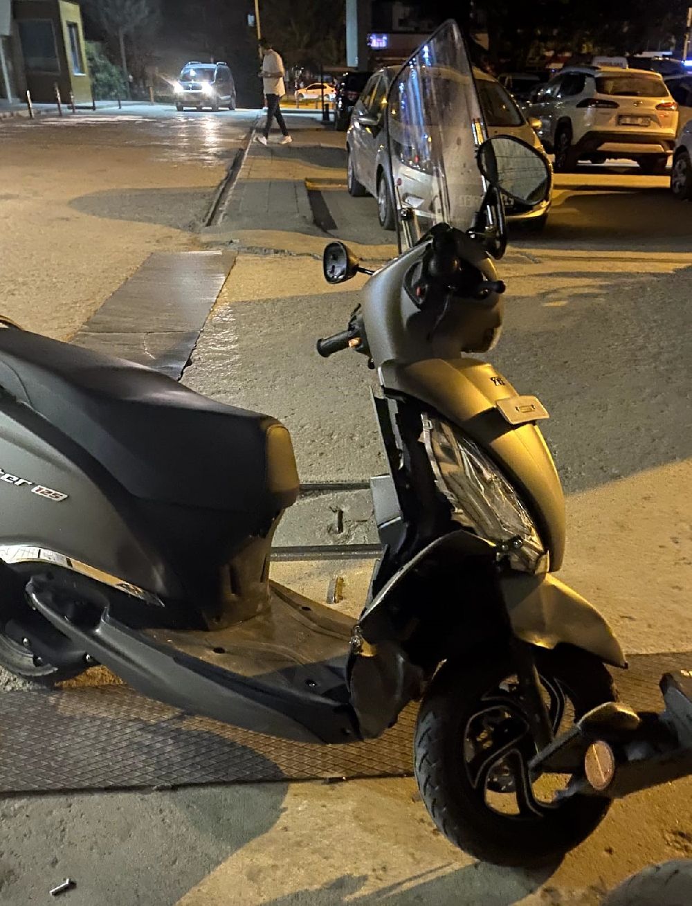 son dakika Bursa'da motosikletler çarpıştı 4 yaralı 1 kişinin parmağı koptu