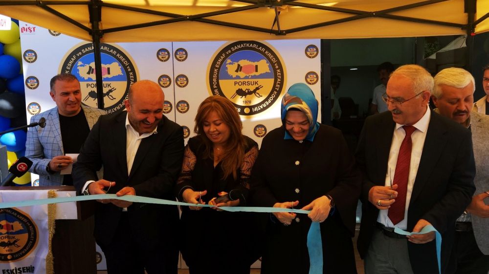 S.S. Eskişehir Porsuk Esnaf ve Sanatkârlar Kredi ve Kefalet Kooperatifi'nin açılış programı gerçekleştirildi.