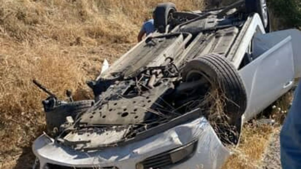  Sürücüsünün kontrolünden çıkan otomobil takla attı: 2 yaralı