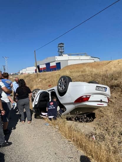 Sürücüsünün kontrolünden çıkan otomobil takla attı: 2 yaralı
