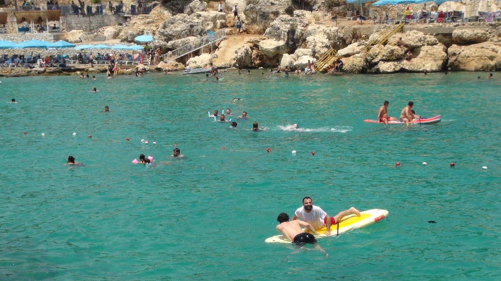 Tatlı ve tuzlu suyun birleştiği doğal havuz 'Yapraklı Koy'