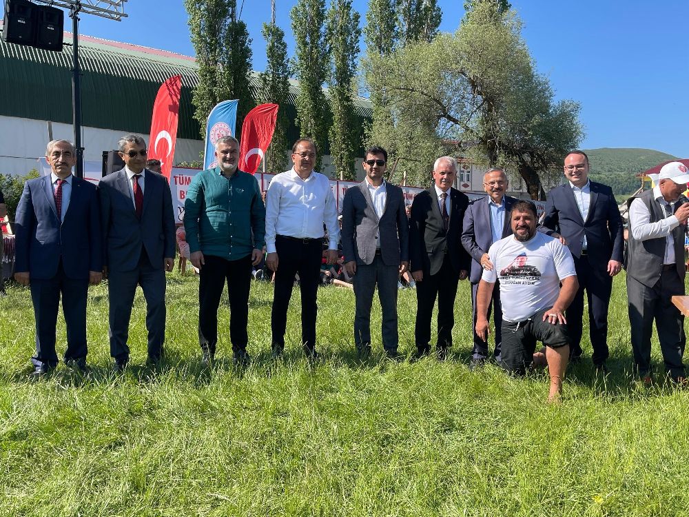 Tokat'ın Niksar 8. Geleneksel Başçiftlik Karakucak Güreşleri Başpehlivanı kim oldu