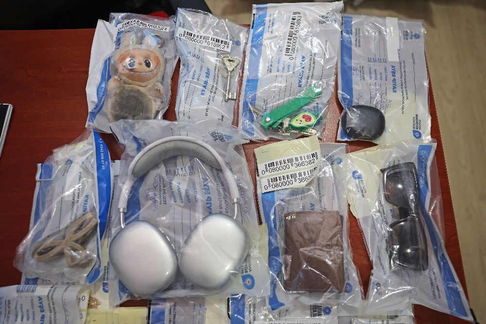 Toplu taşımada unutulan eşyalar sahiplerini bekliyor