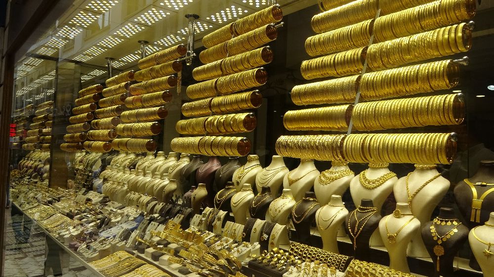 Trabzonlu kuyumcuların umudu düğün sezonunda