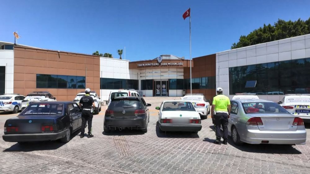 Trafiği kapatıp drift atanlara 52 bin TL ceza