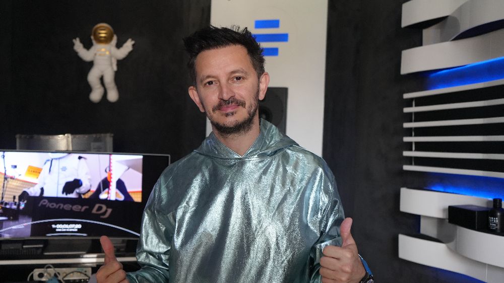 Türk DJ 55 bin fit'te müzik yaptı, Guinness Dünya Rekoru geldi