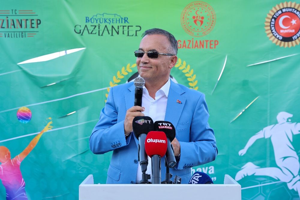 Türkiye’de bir ilk olan Muhtar Cup Futbol turnuvası başladı