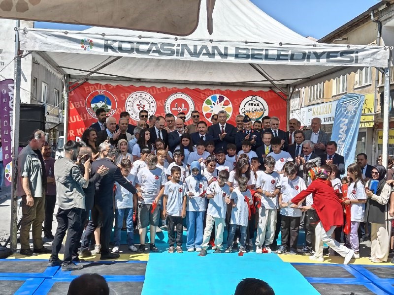 Vali Çiçek: "ERVA Spor Okulu öğrencilerimizin hep arkasında olacağız"