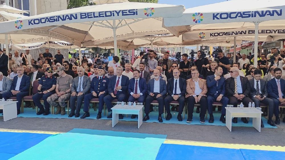 Vali Çiçek: "ERVA Spor Okulu öğrencilerimizin hep arkasında olacağız"