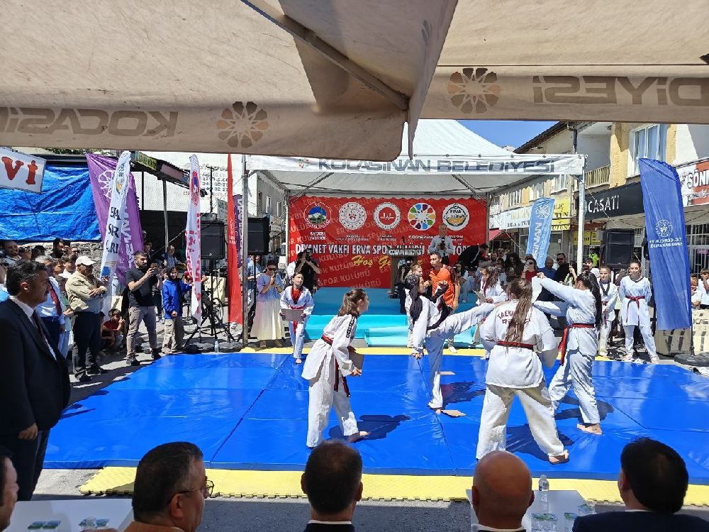 Vali Çiçek: "ERVA Spor Okulu öğrencilerimizin hep arkasında olacağız"