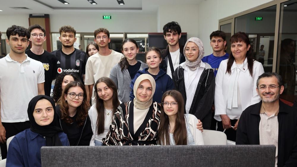 Vali Yiğitbaşı gençlerin taleplerini dinledi