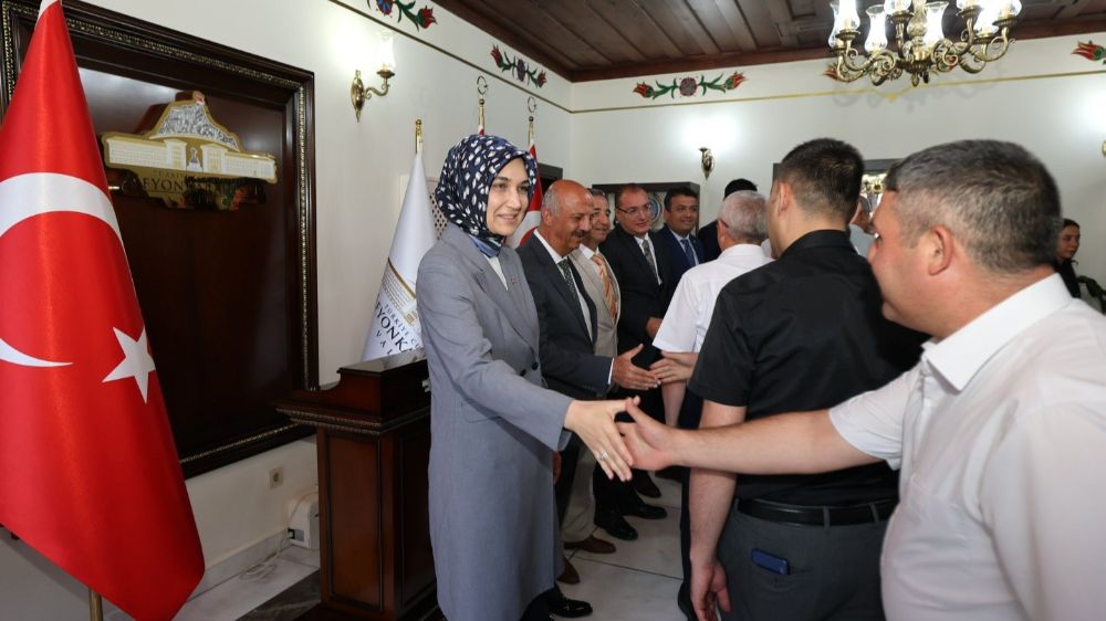 Vali Yiğitbaşı personel ile bayramlaştı