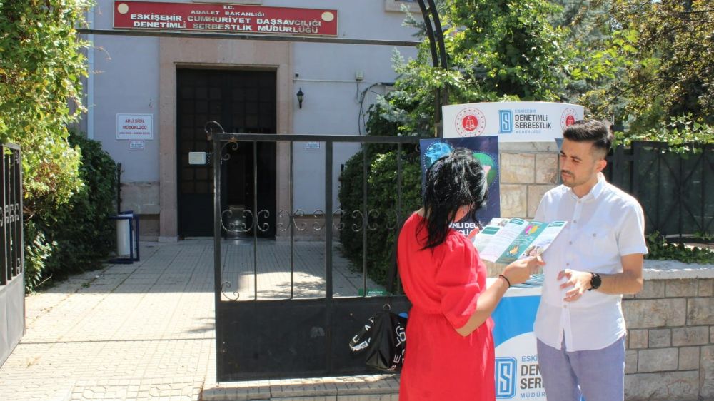  Vatandaşlar uyuşturucu kullanımı ve kaçakçılığıyla mücadeleyle ilgili bilgilendirildi