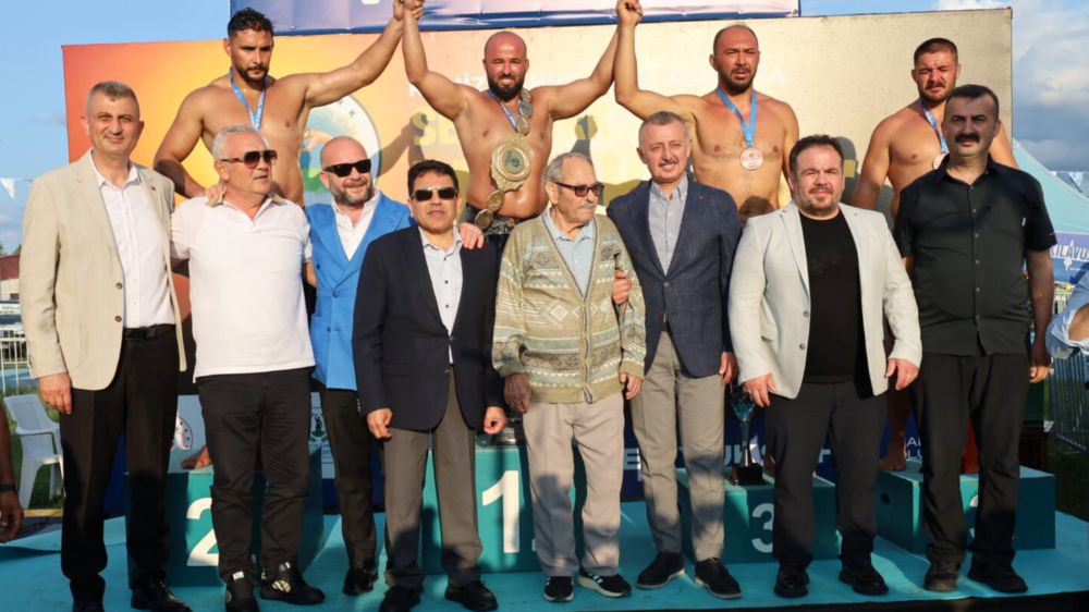 Yağlı güreş liginde Muratpaşa Belediyesi liderliğini sürdürüyor