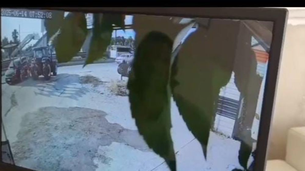 Yeni aldığı araca traktör çarpıp kaçtı, söylenenler psikolojisini bozdu