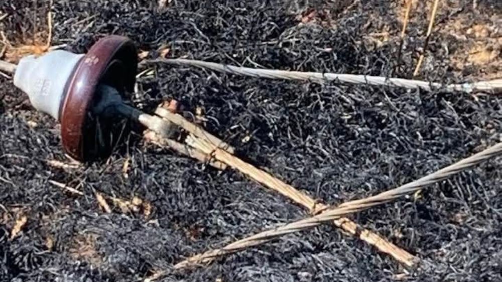 Yüksek gerilim hattı koptu, buğday tarlası alev aldı