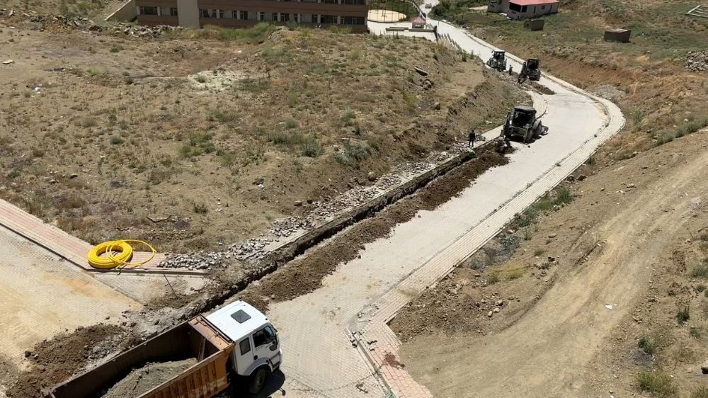 Yüksekova'da doğalgaz çalışmaları hız kesmiyor: 5 mahalle doğalgaza kavuşuyor