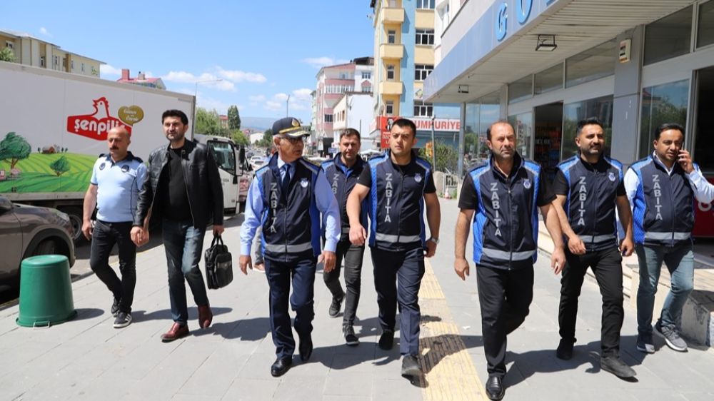 Zabıta ekiplerinin kaldırım işgal denetimleri devam ediyor