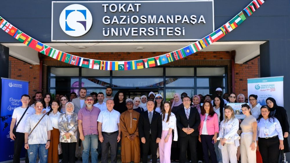 13 ülkeden 19 öğrenci Türkçe ve Türk kültürüyle buluştu