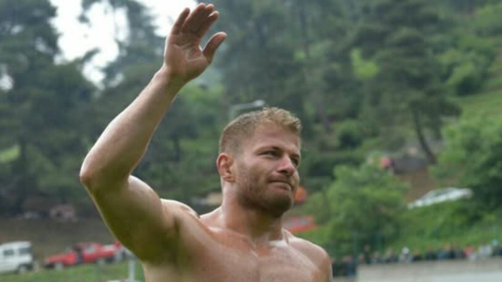 2025 Kırkpınar’a Doğru  Favoriler  Sarı Fırtına Başpehlivan İsmail Balaban Yine Kürsü Peşinde