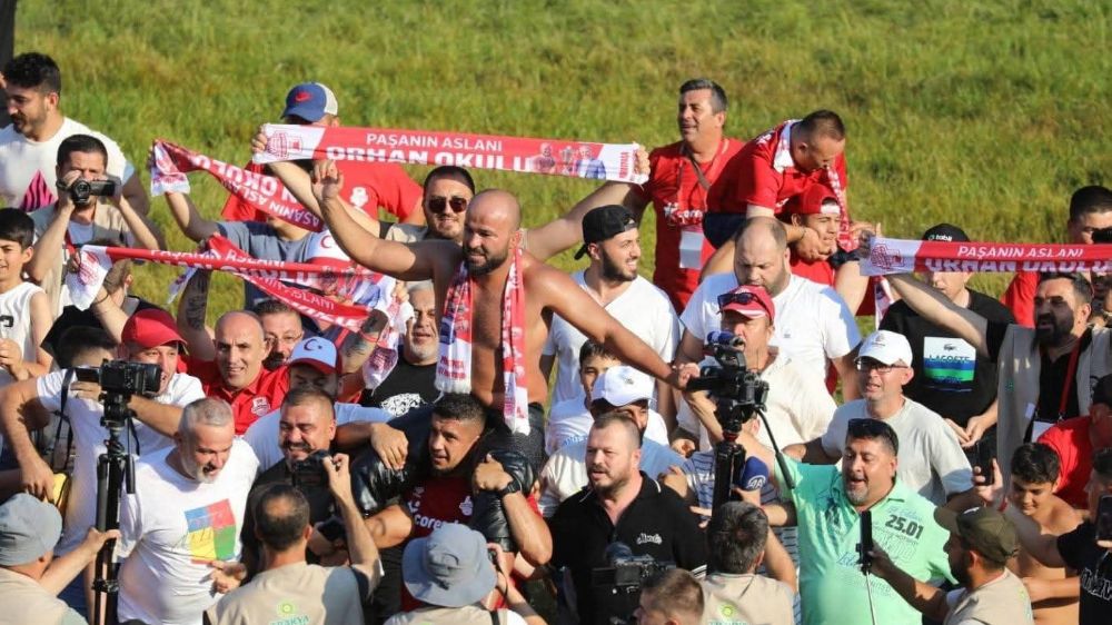 2025 yılı Kırkpınar Yağlı Güreşleri'nde 664'üncü başpehlivan Antalyalı Orhan Okulu oldu!