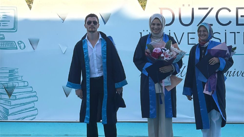 53 yaşında üniversiteden mezun oldu: Bölümü birincilikle bitirdi